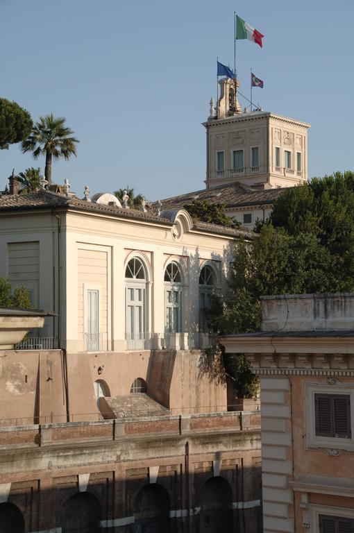 Hotel Fellini A Fontana Di Trevi Roma