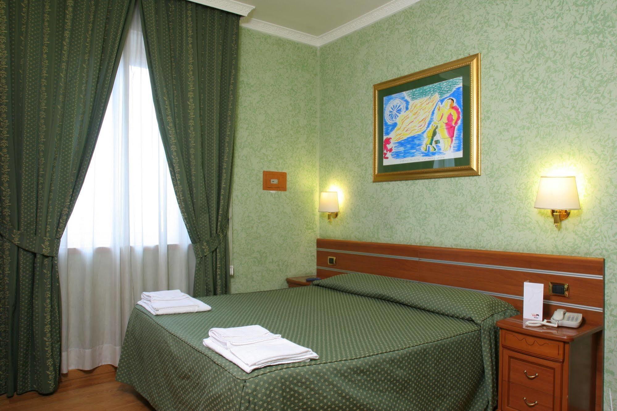 Hotel Fellini A Fontana Di Trevi
